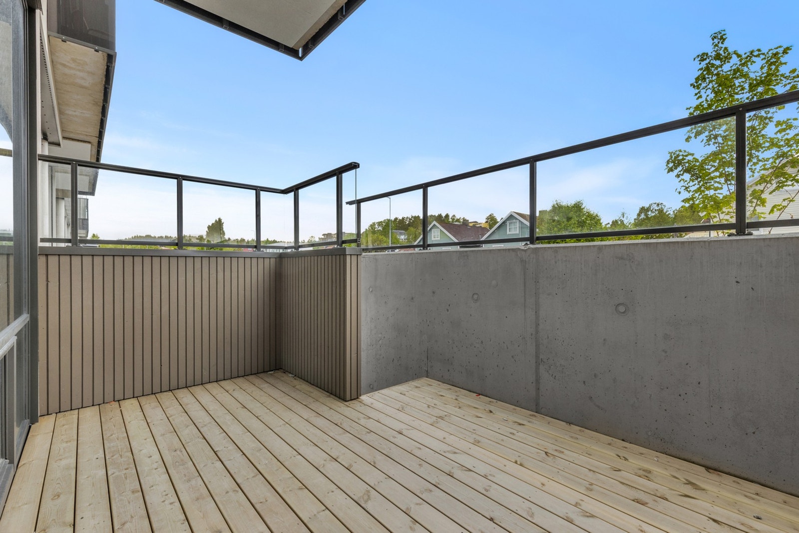 Terrassen oppleves skjermet for innsyn. Galleribilde