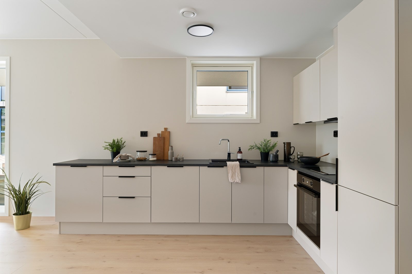 Lekker og nyoppført selveierleilighet med en attraktiv og barnevennlig beliggenhet på Ganddal. Galleribilde