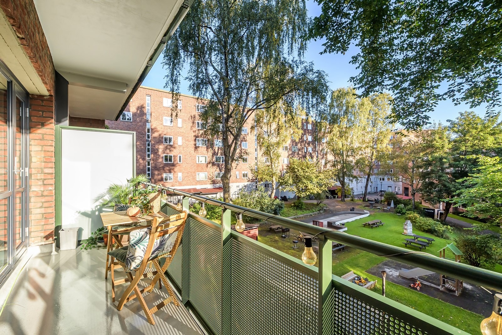 Balkong med nydelig morgensol Galleribilde