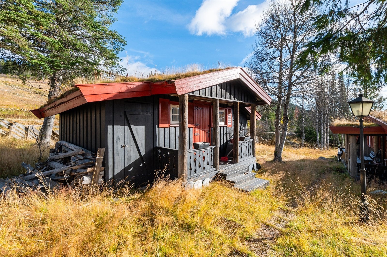 Anneks med badstue, bad og soveplasser/lager. Galleribilde