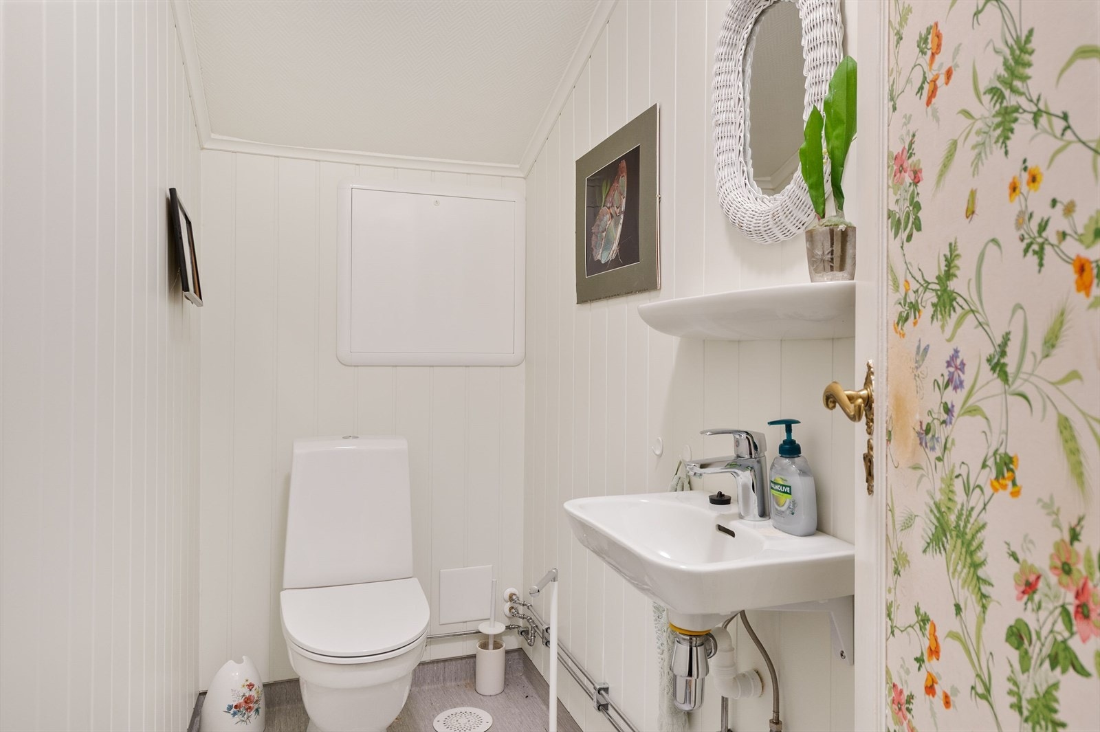 Toalettrom på nedre plan. Galleribilde