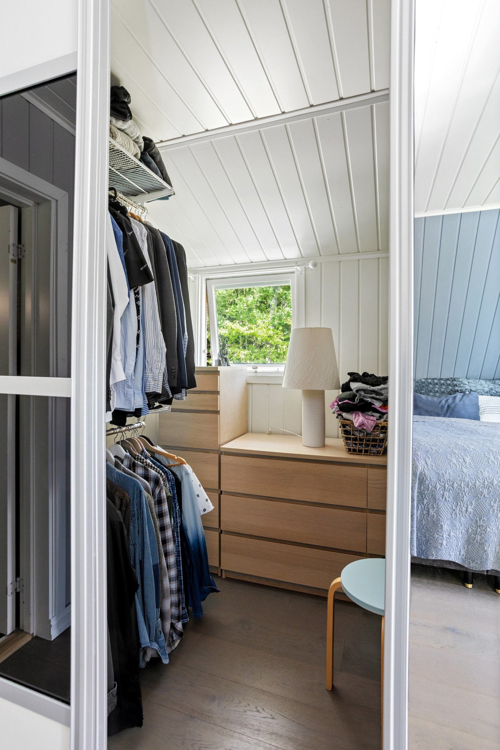 Walk-in closet Galleribilde