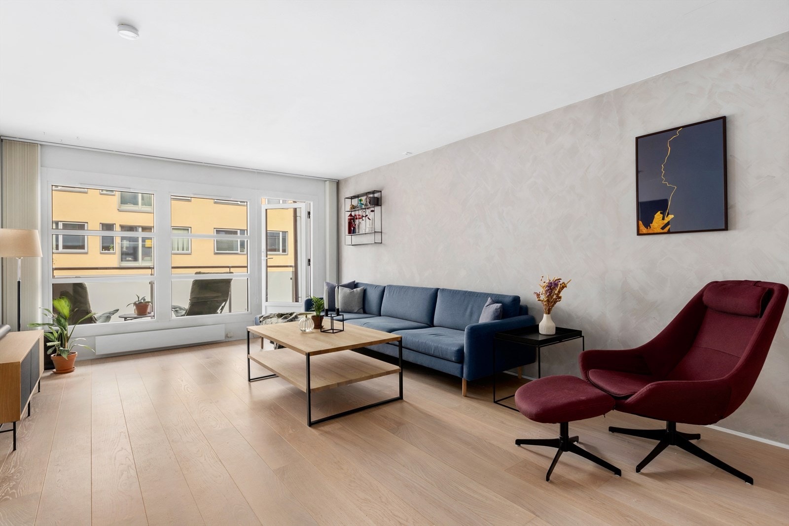 Fra stuen er det utgang til balkong på ca. 11 kvm. Galleribilde