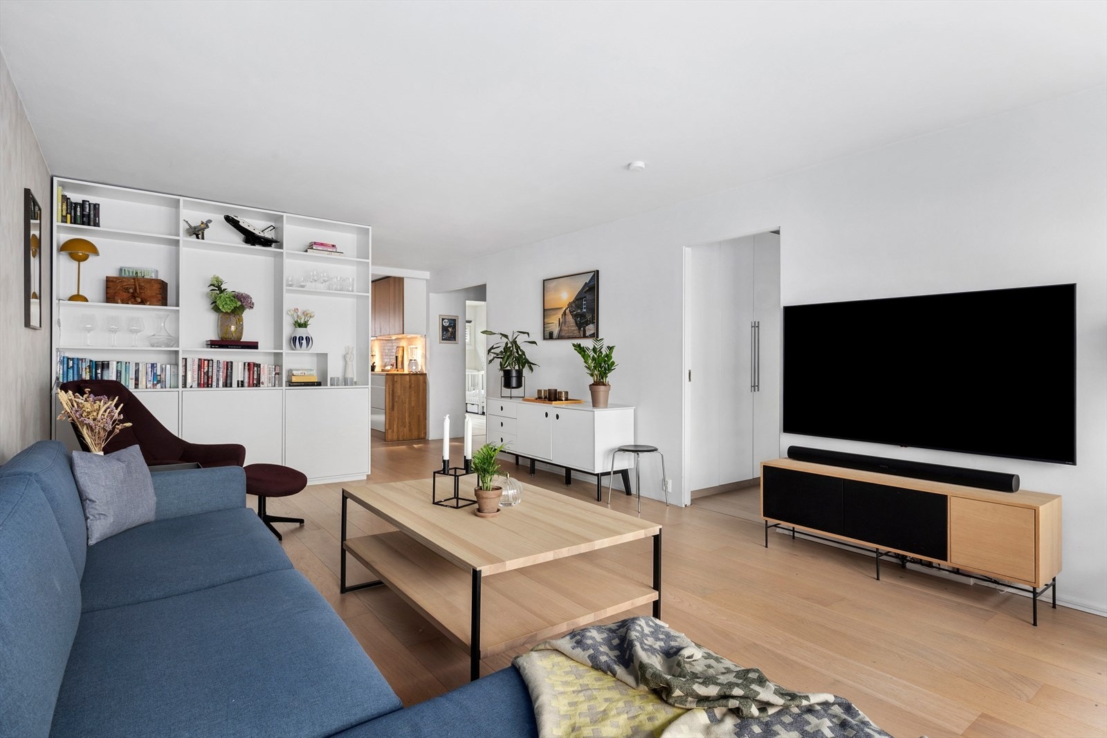 Godt med plass til både tv- og spisestue dersom man ønsker det. Galleribilde