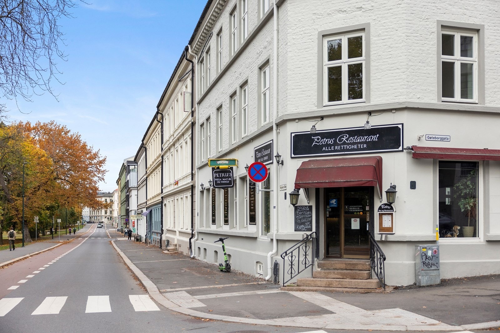 Den sentrale beliggenheten med alt innen gangavstand av butikker, restauranter, barer og kollektivtrafikk. Galleribilde