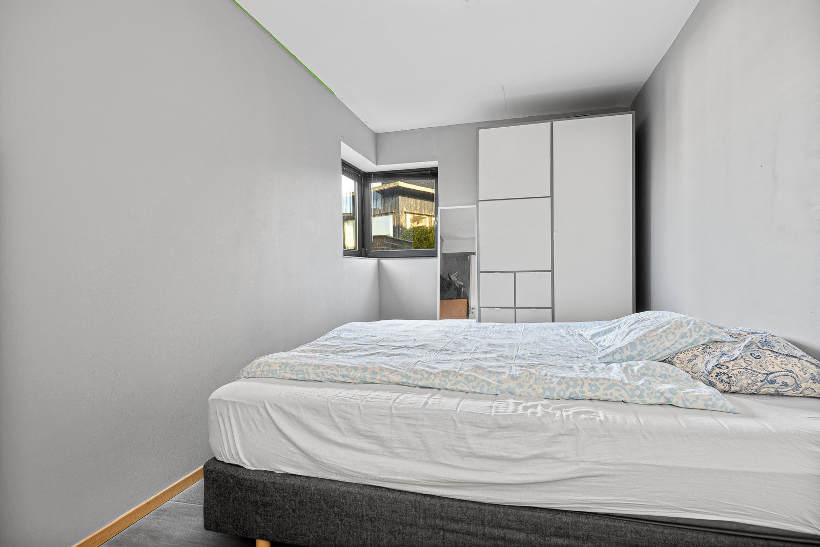 Soverom i hybel Galleribilde