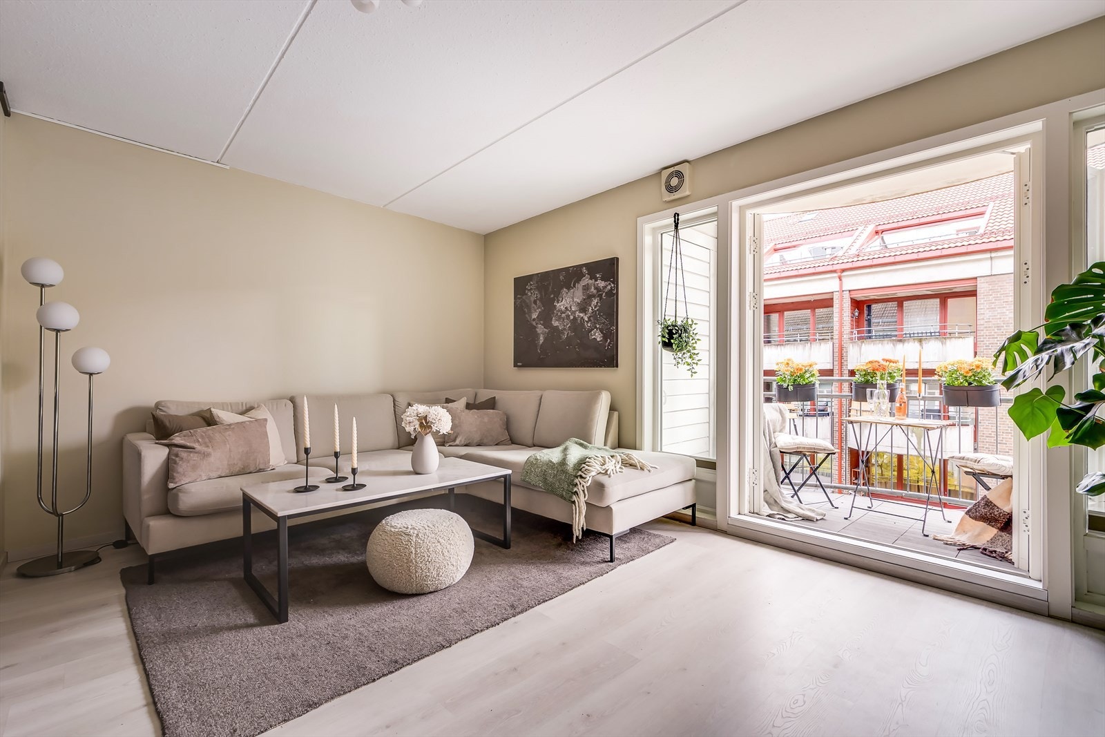 Leiligheten har delikate farge- og materialvalg. Galleribilde