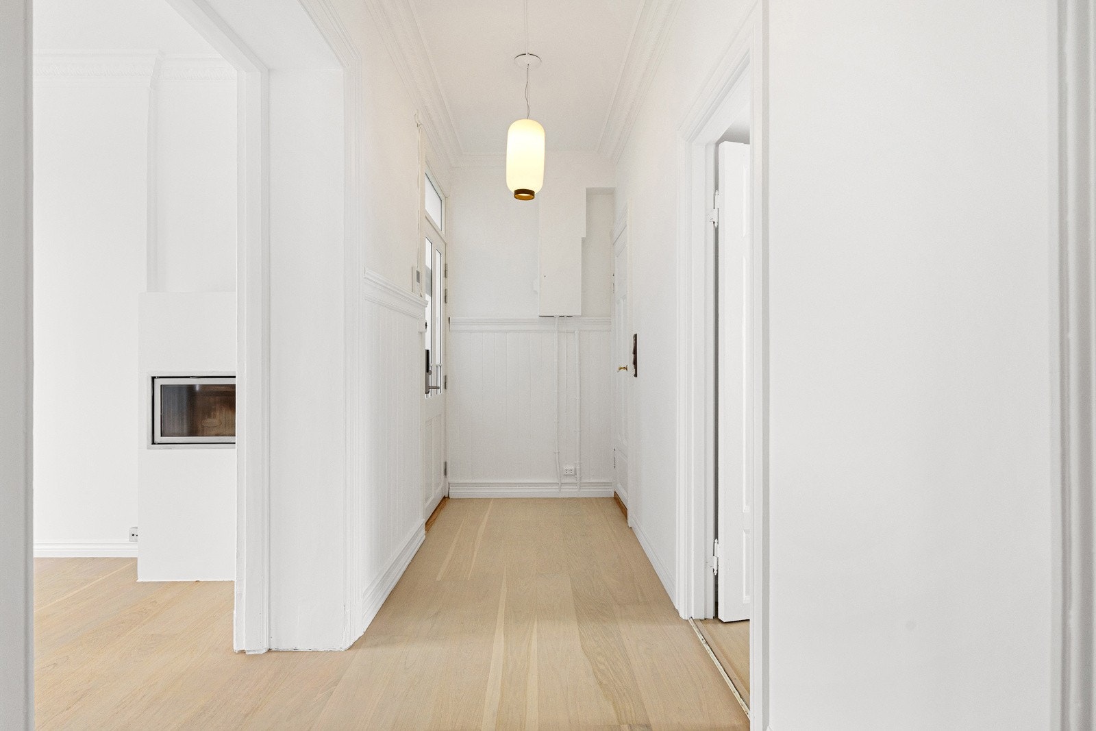 Entré med plass til oppbevaring av sko og jakker. Galleribilde