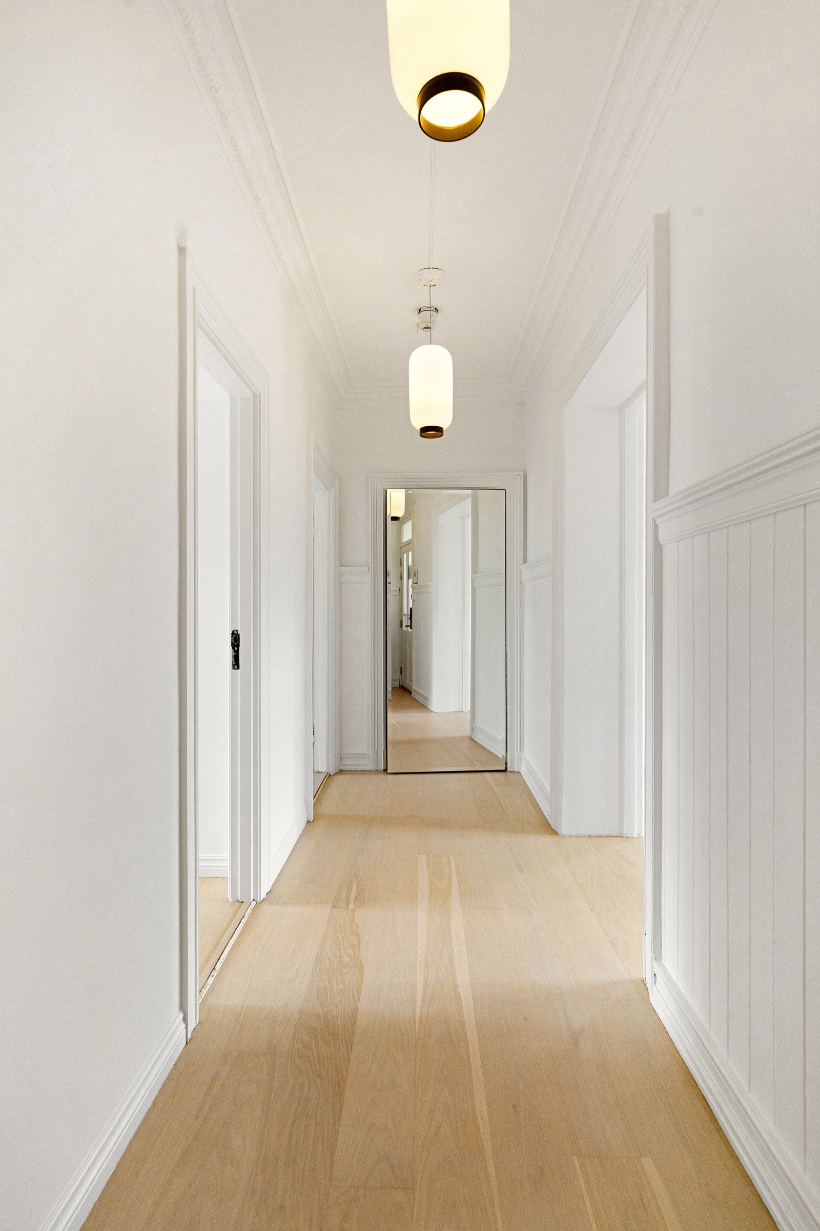 Leiligheten disponerer for øvrig to kjellerboder på totalt 18 kvm. Galleribilde