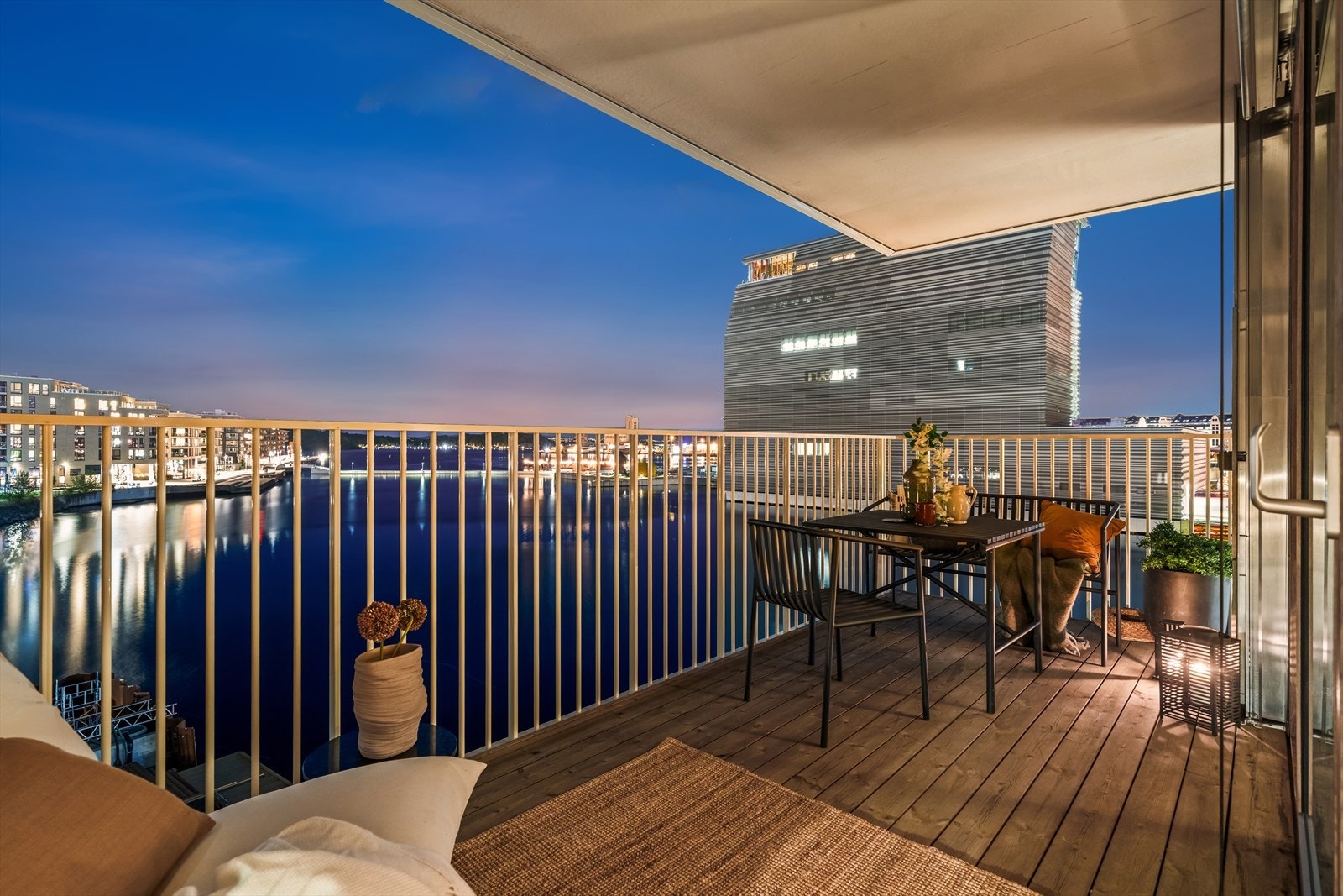 Her kan man nyte vakre solnedganger hele året Galleribilde