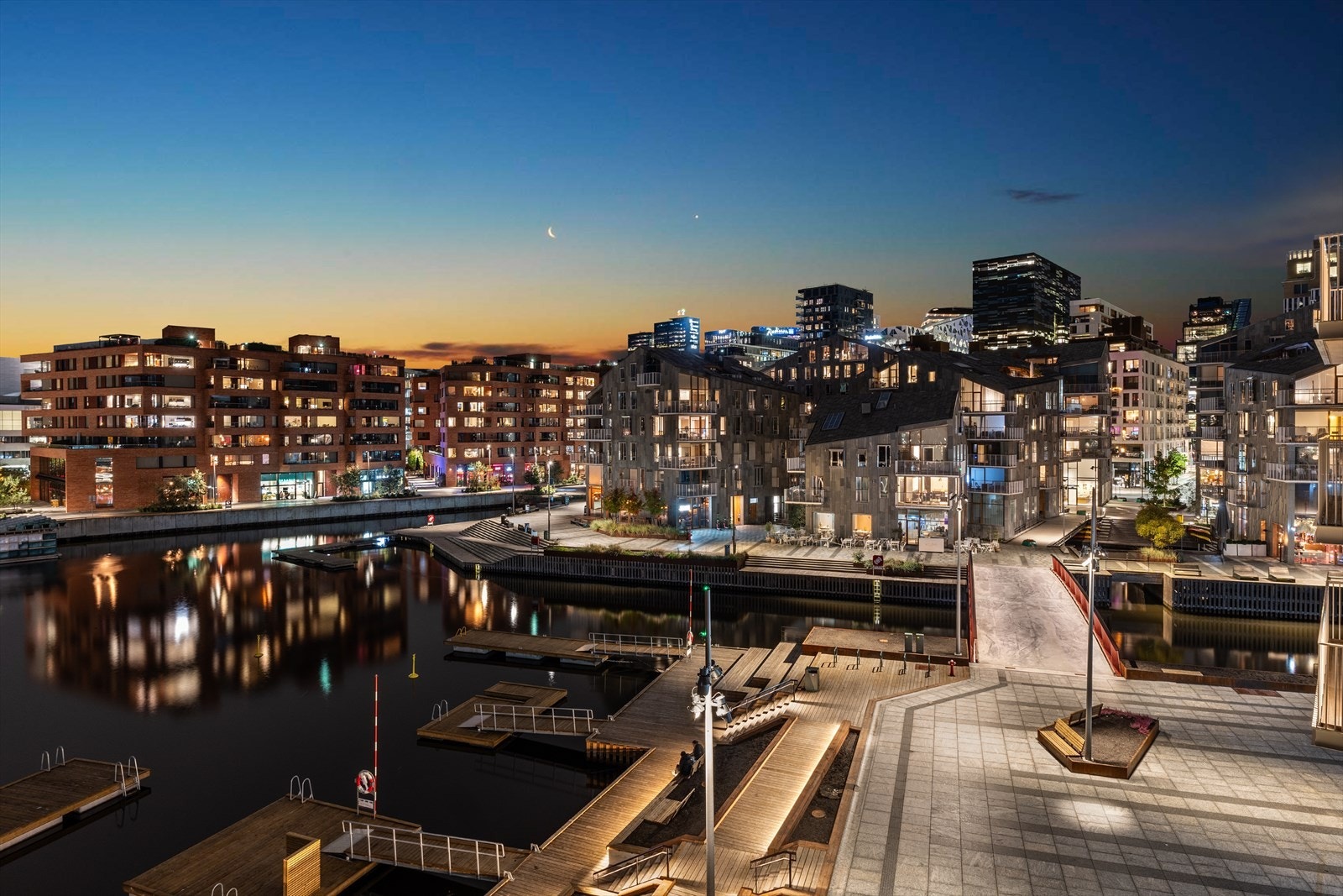 Nydelig utsikt mot bl.a. Barcode Galleribilde