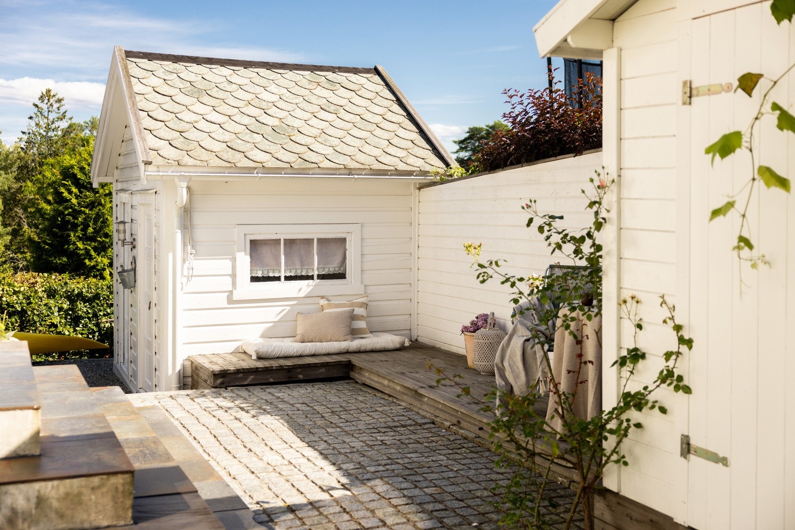 Her er det adkomst til 2 uthus på totalt ca. 12 m² Galleribilde