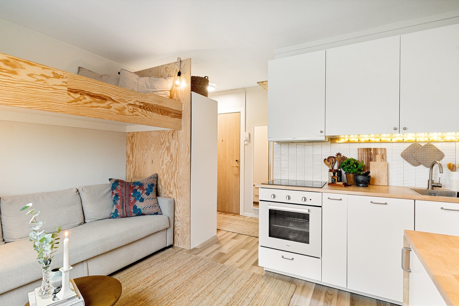 Varmtvann, fyring og bredbånd er inkludert i felleskostnadene. Galleribilde