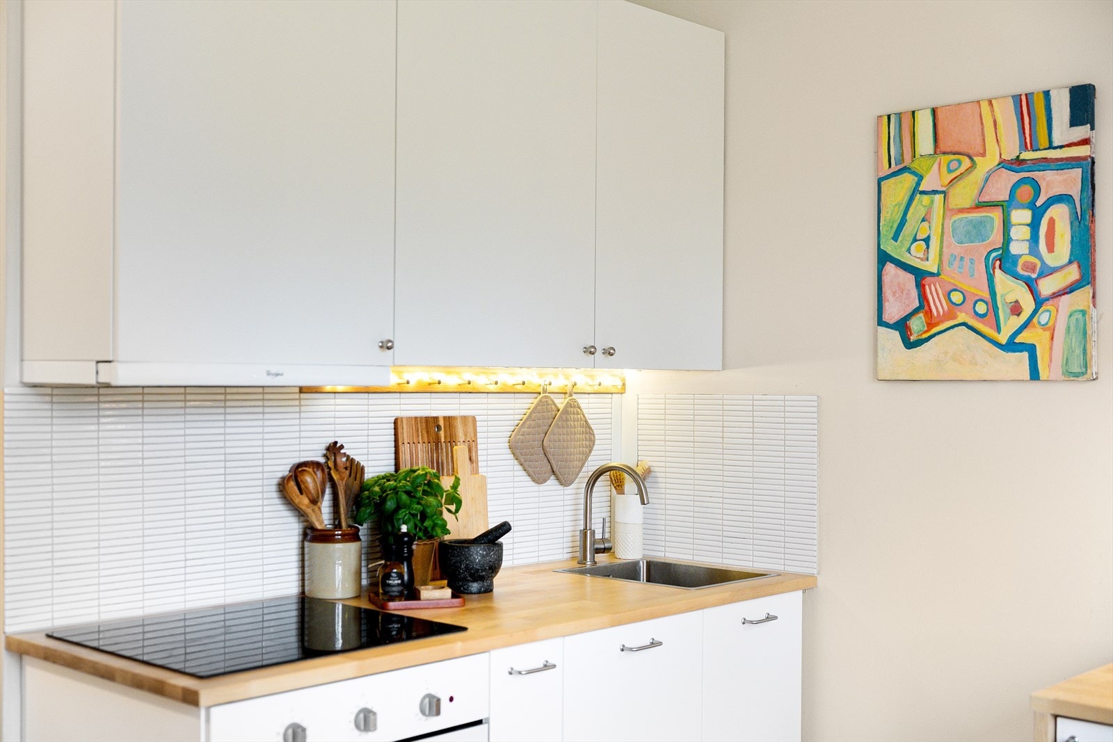 Over stekesonen er det installert en kullfiltervifte. Galleribilde