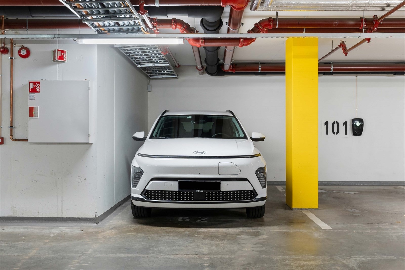 Det er mulighet for å kjøpe garasjeplass i felles garasjekjeller. Galleribilde