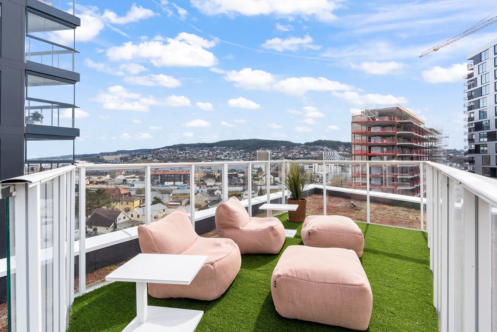 Bygget har en flott takterrasse til glede for beboerne! Galleribilde