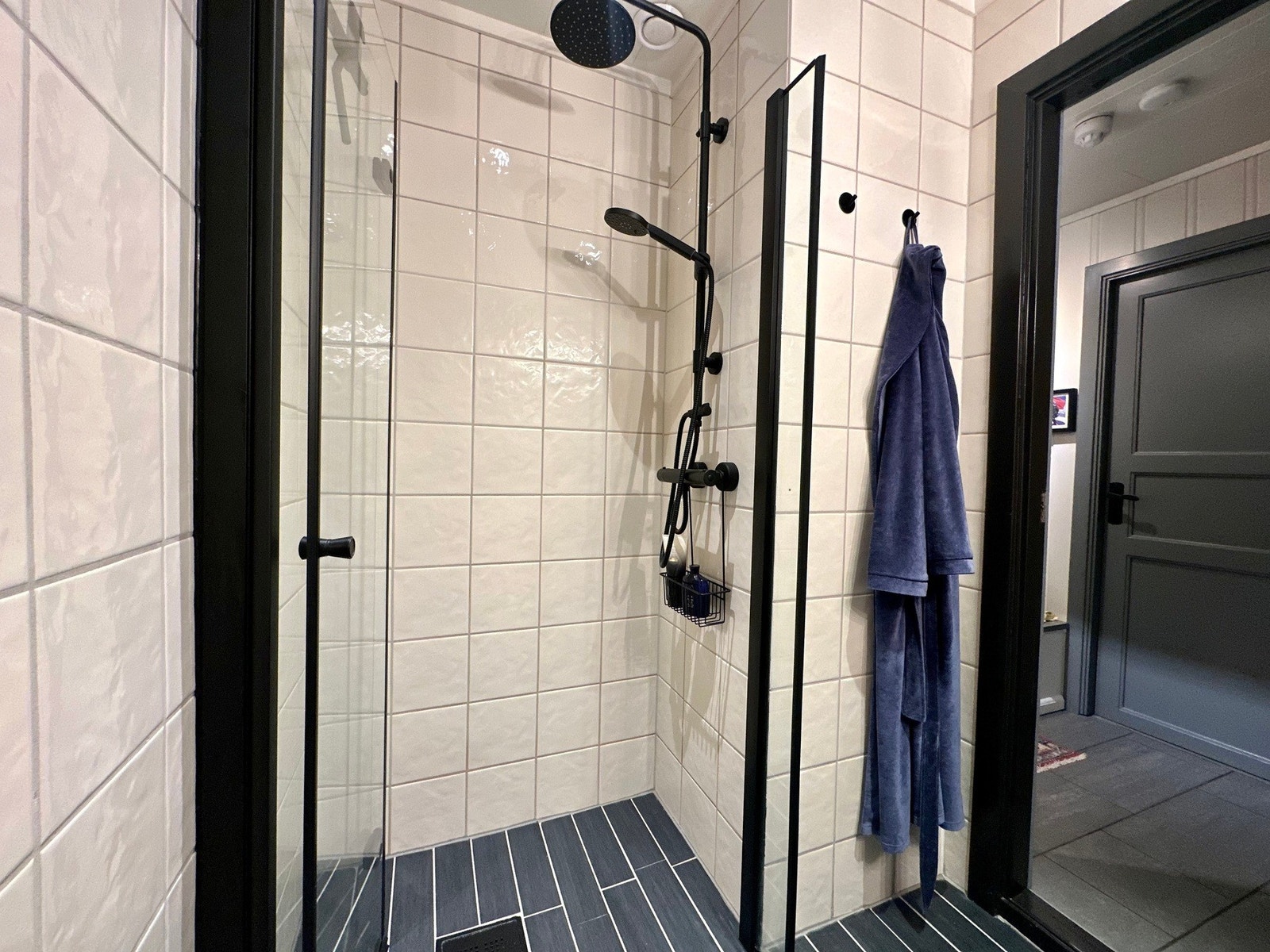 Flislagte overflater, dusjnisje og god ventilasjon Galleribilde