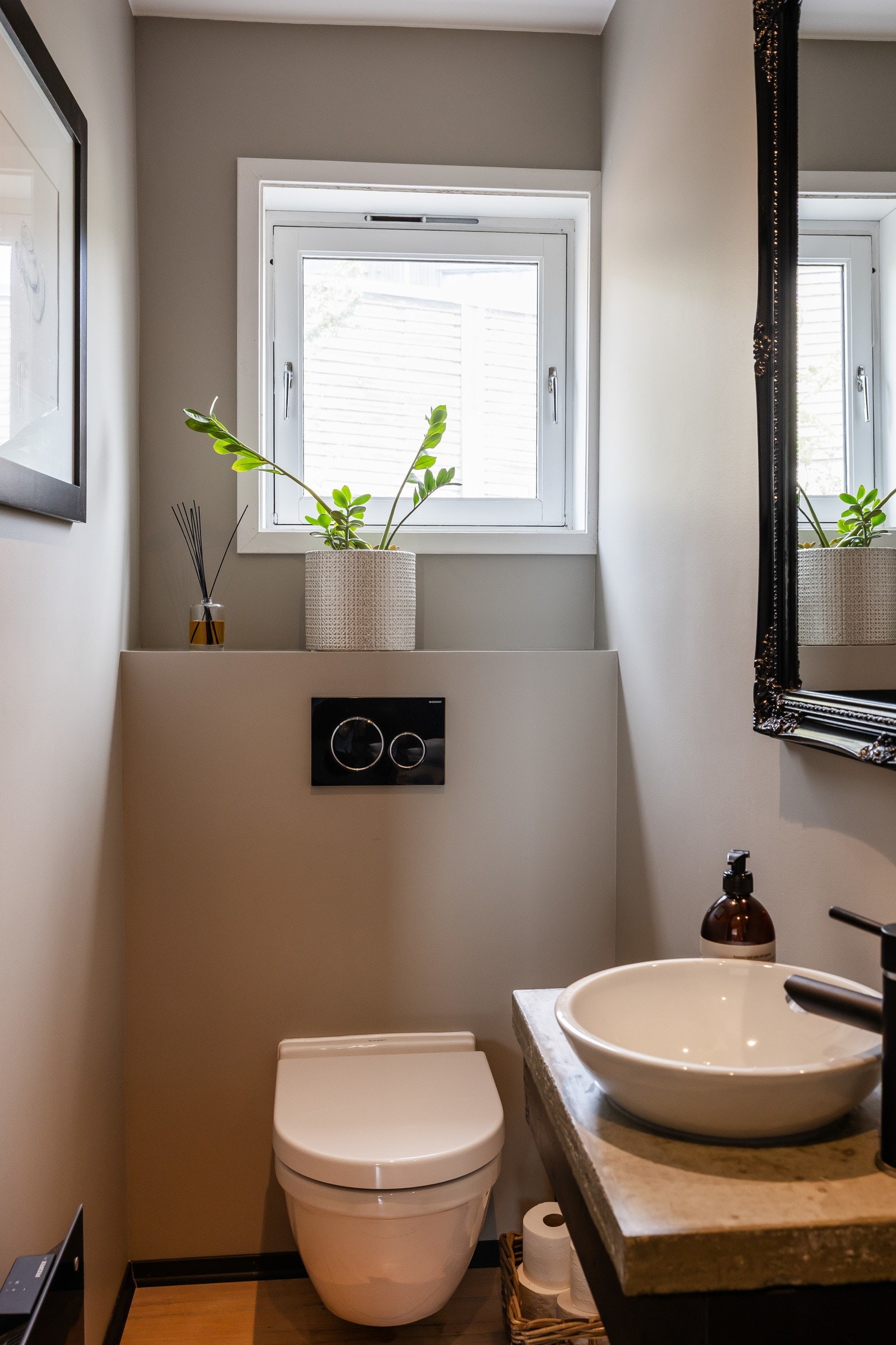 Praktisk med WC i inngangspartiet. Pusset opp i 2018 Galleribilde