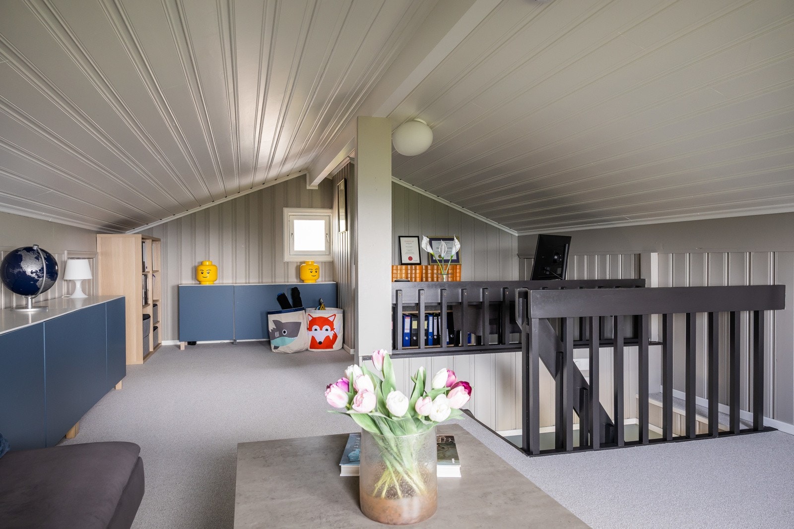 God lgringsplass i store kryprom på hver side Galleribilde