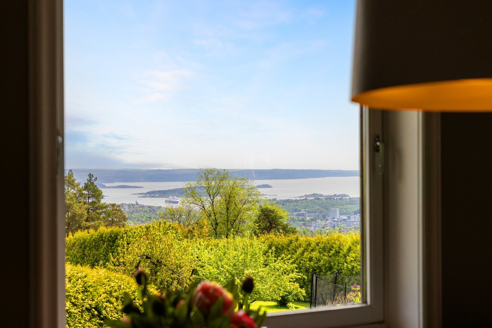 Flott utsikt fra de fleste rom i boligen. Galleribilde