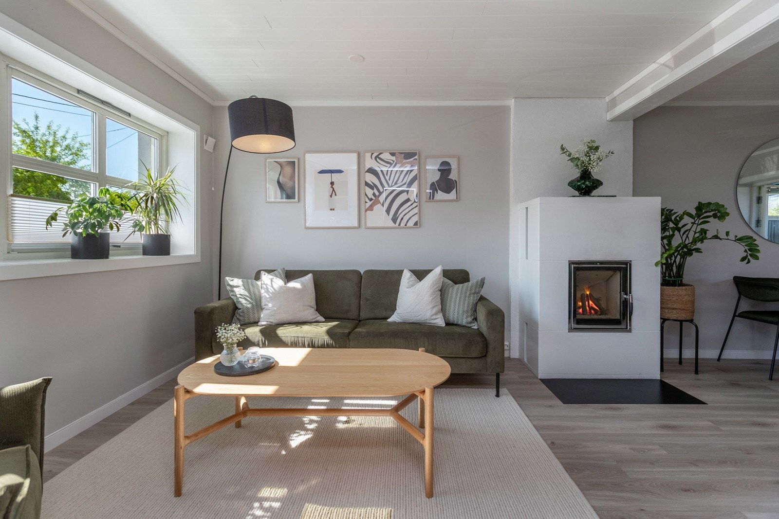 Leiligheten har både vedovn og varmepumpe Galleribilde