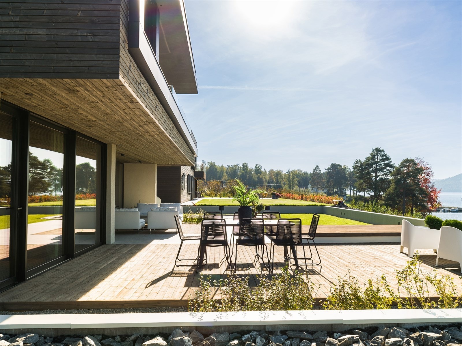 Skapt for flyt og funksjon - Terrassene er tilrettelagt for både hverdag og fest. Galleribilde