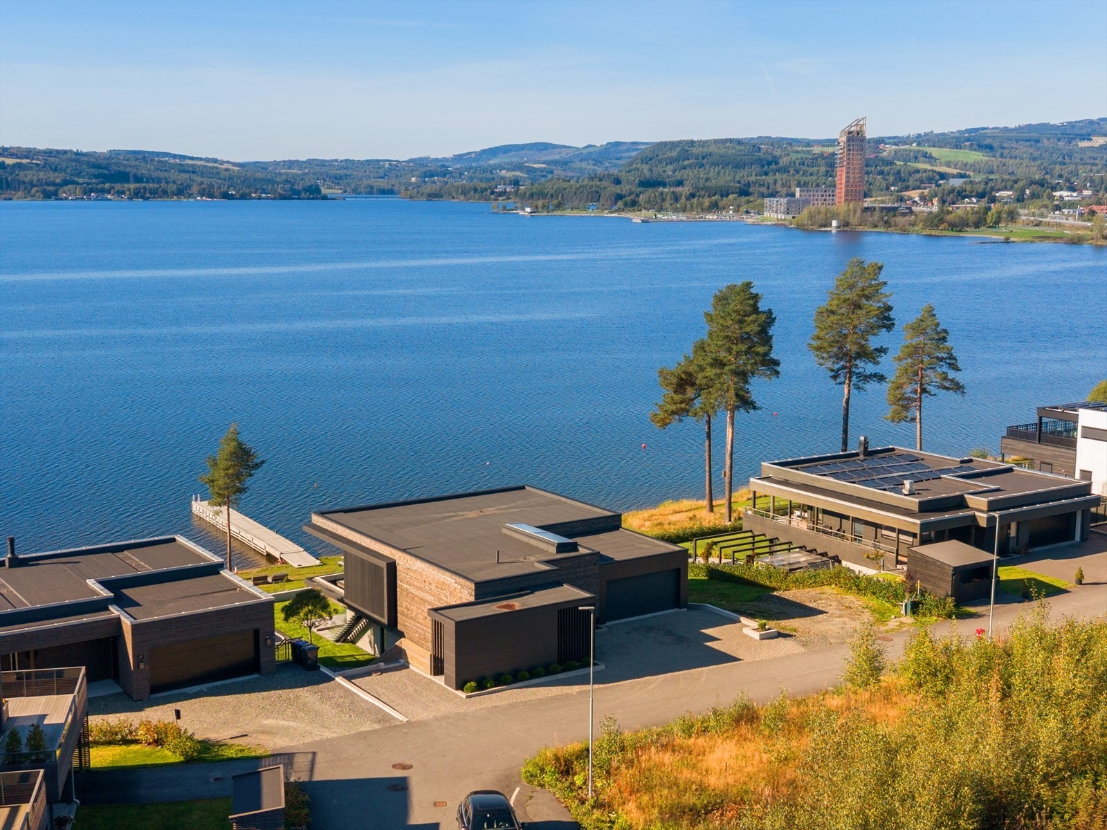 Bryggeanlegg for beboerne. Området har eget båtbryggeanlegg med tildeling etter venteliste - en sjelden mulighet for deg som ønsker båtliv i hverdagen. Galleribilde