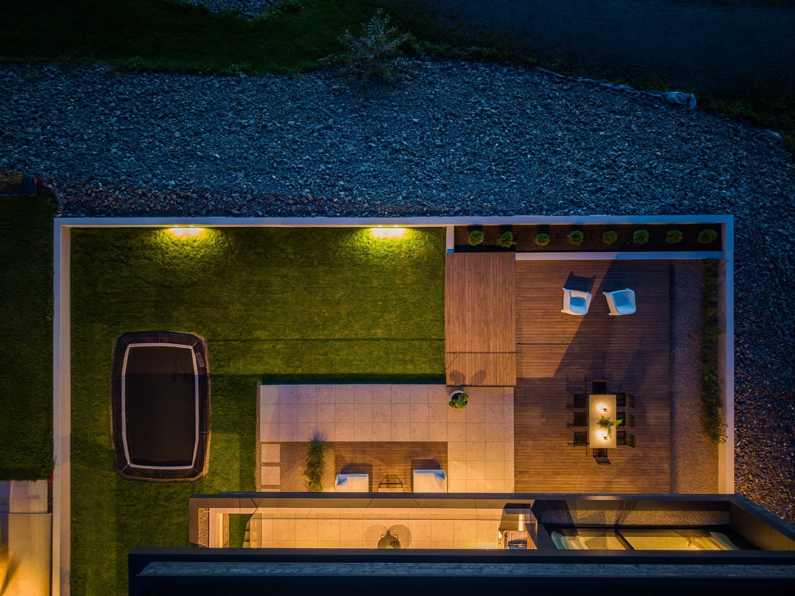 Et eldorado for den turglade - Området byr på flotte turstier, badeplasser og aktivitetsområder som Mjøsparken. Galleribilde