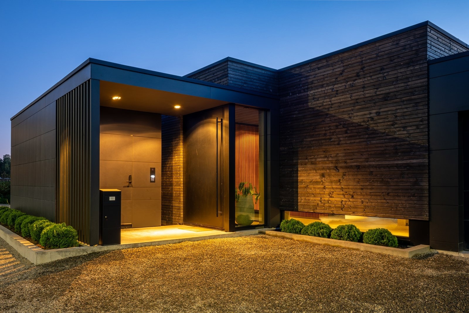 Tørrskodd komfort med direkte adkomst fra sportsbod til bolig via overbygd løsning. Galleribilde