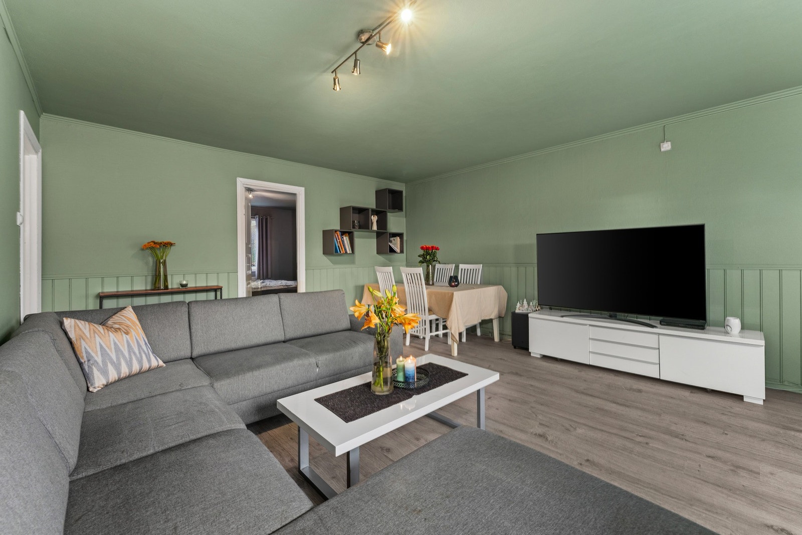 Stort rom med mange møbleringsmuligheter Galleribilde