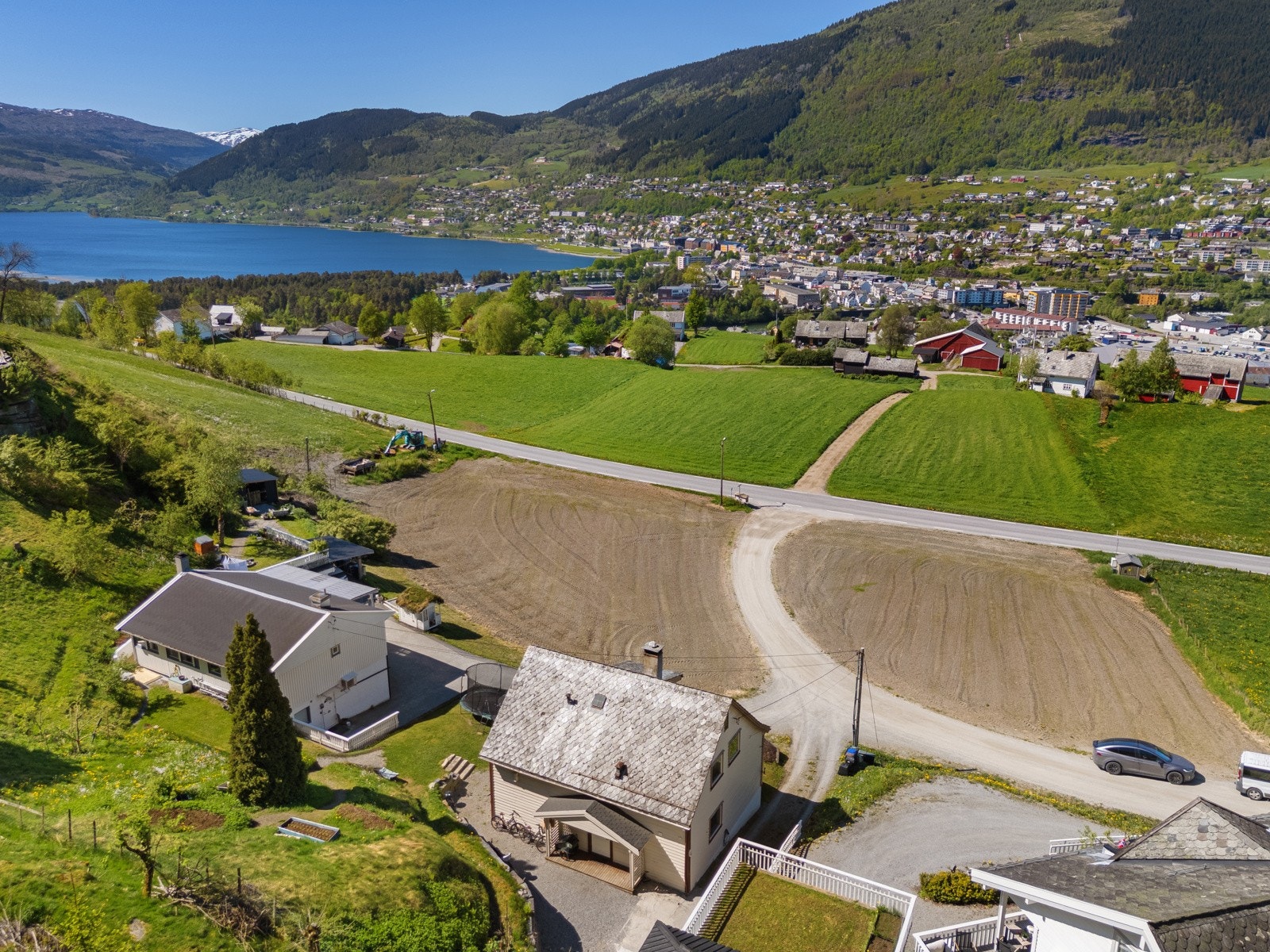 Enebolig i landlige omgivelser med gode sol- og utsiktsforhold! Galleribilde