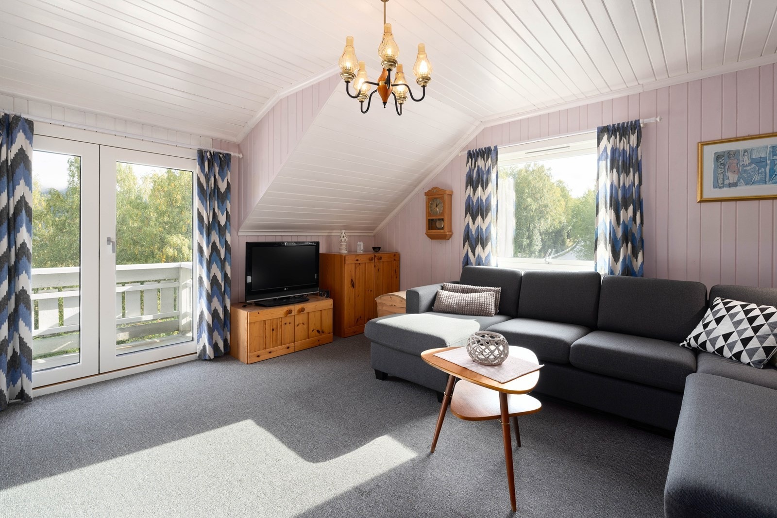 Utenfor stuen i 2. etasje er det balkong. Galleribilde