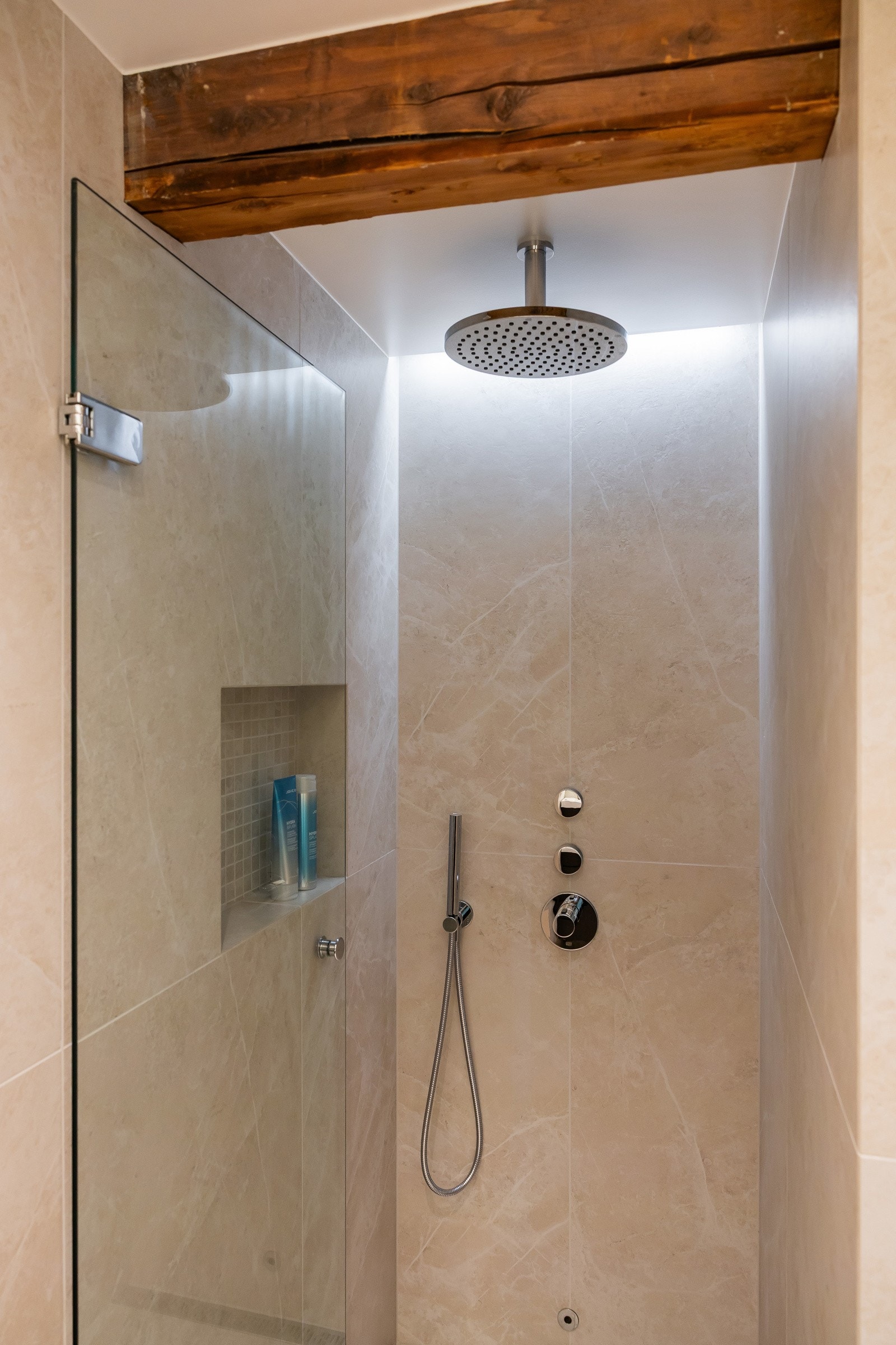 Begge badene er fra 2024