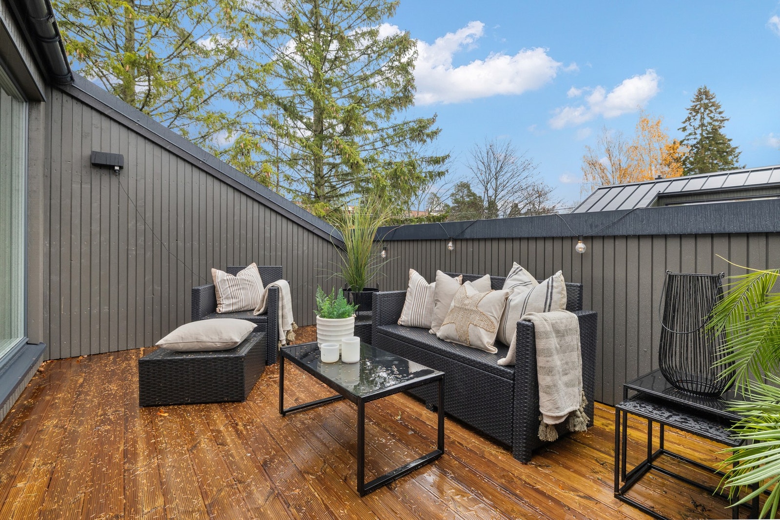 Terrassen måler ca. 12 kvm Galleribilde