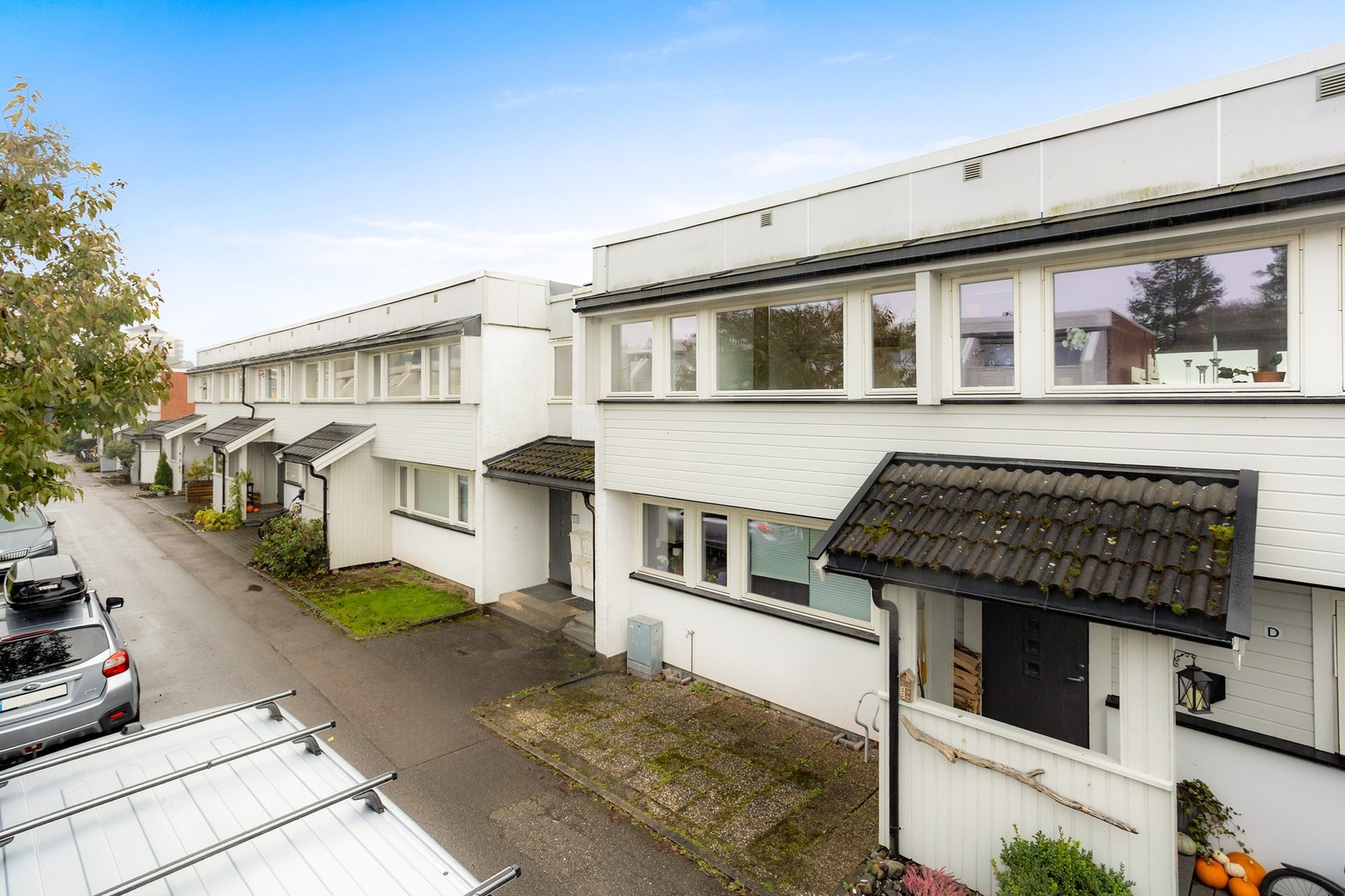 Leiligheten disponerer en vaskekjeller med utslagsvask og opplegg for vaskemaskin Galleribilde