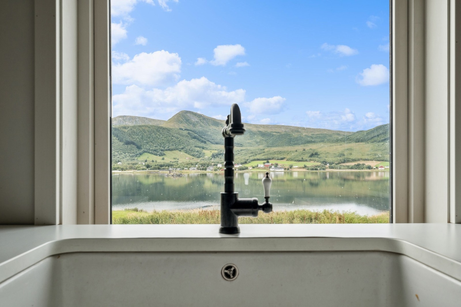 Sjekk den flotte utsikten, direkte fra oppvaskkummen! Galleribilde