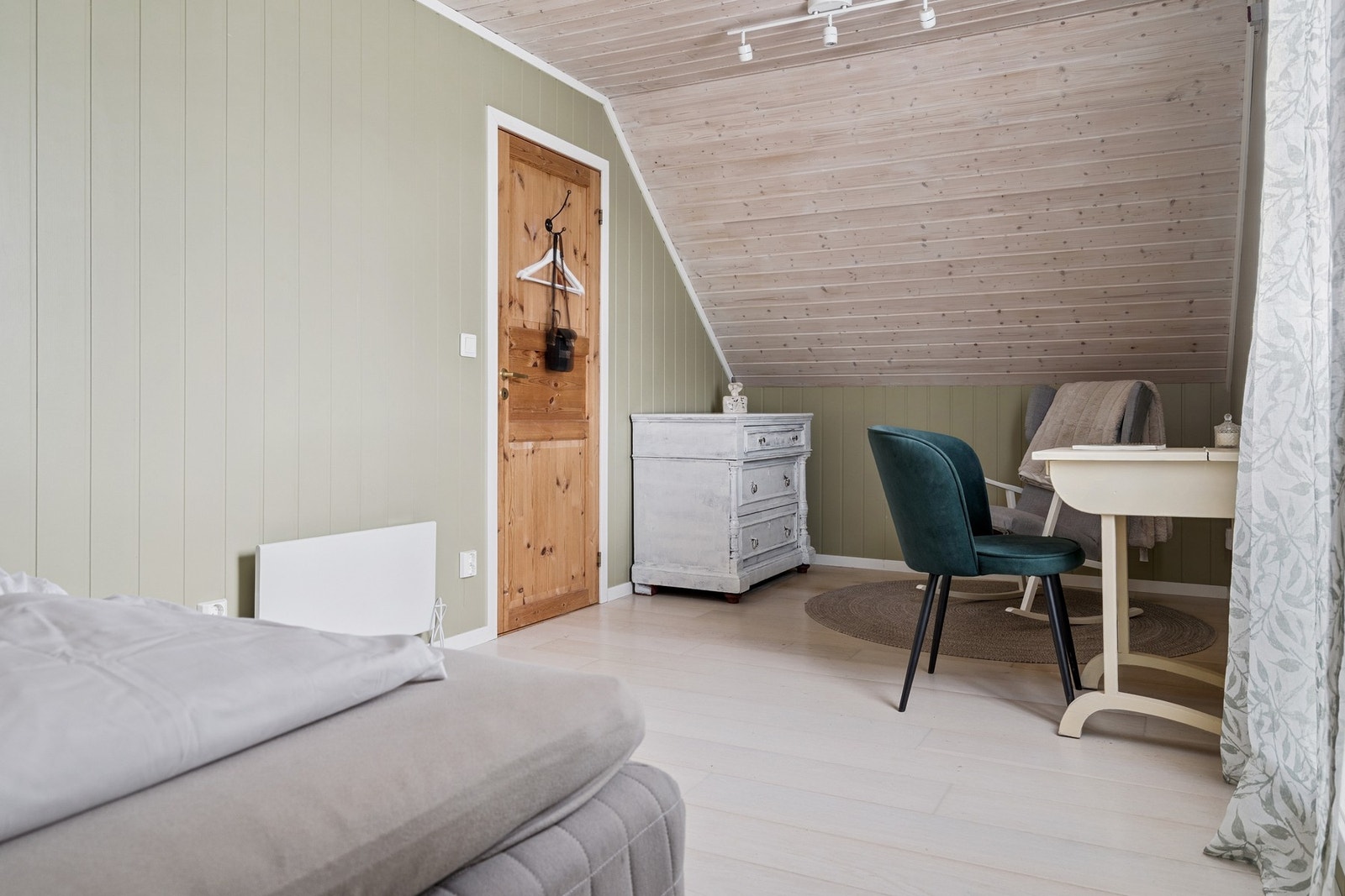 Hovedsoverommet er av god størrelse og byr på mange innrednings muligheter. Galleribilde