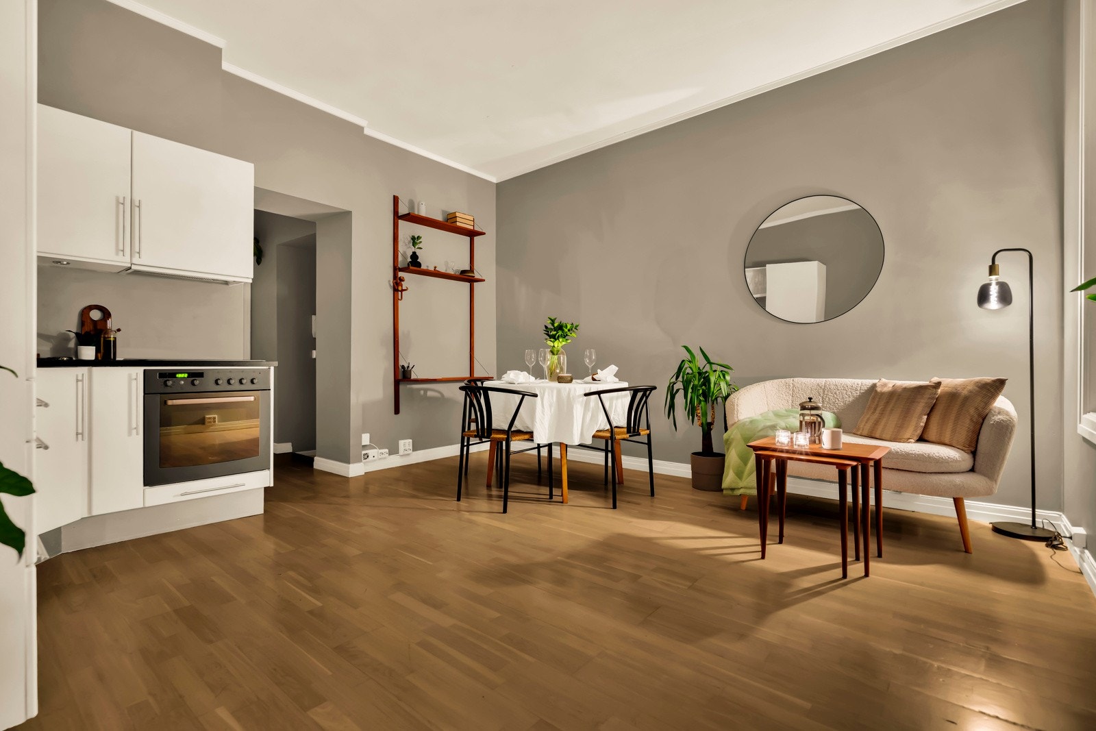 Gården gikk gjennom en oppgradering i 2005 med nye bad og kjøkken som gir et moderne inntrykk. Galleribilde