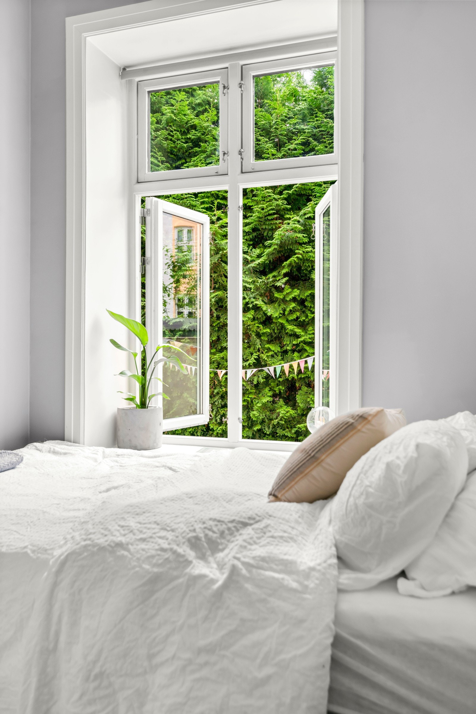 Soverommet vender mot bakgård, i svært skjønne omgivelser. Galleribilde