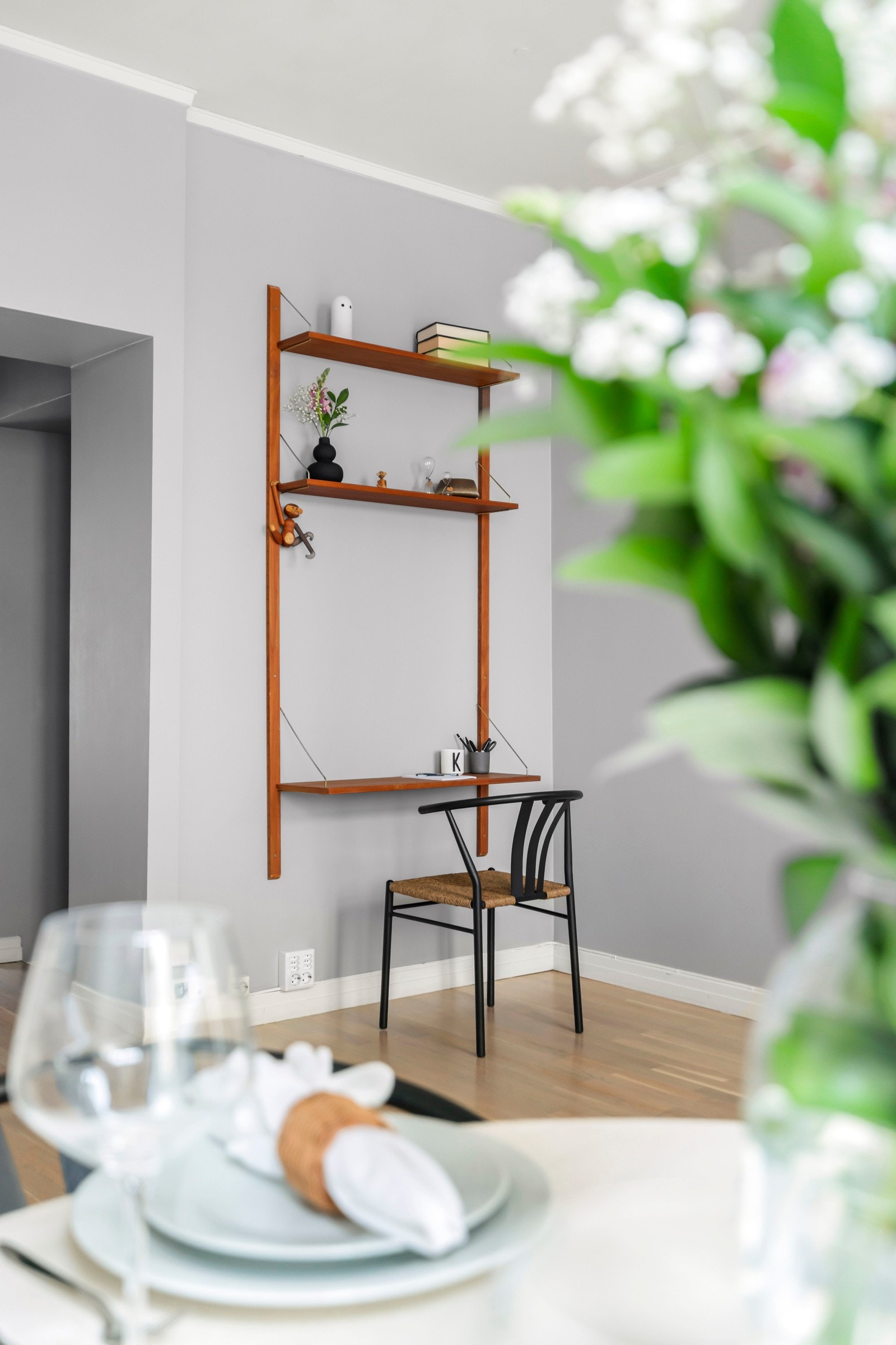 Ytteligere plass til hjemmekontor i stue. Galleribilde