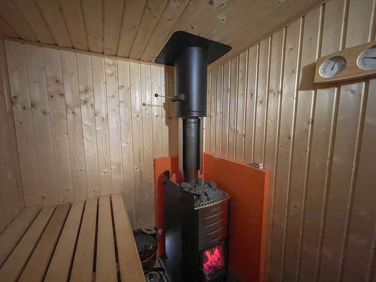 Blir godt og varmt i badstua. Galleribilde