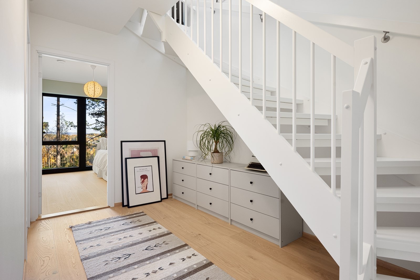 I underetasjen finner vi to soverom, to bad og en innvendig bod. Galleribilde