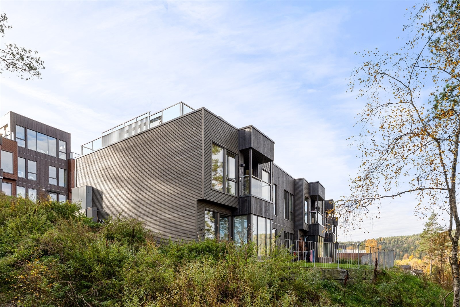 Rekkehuset har en endebeliggenhet innerst i blindvei. Galleribilde