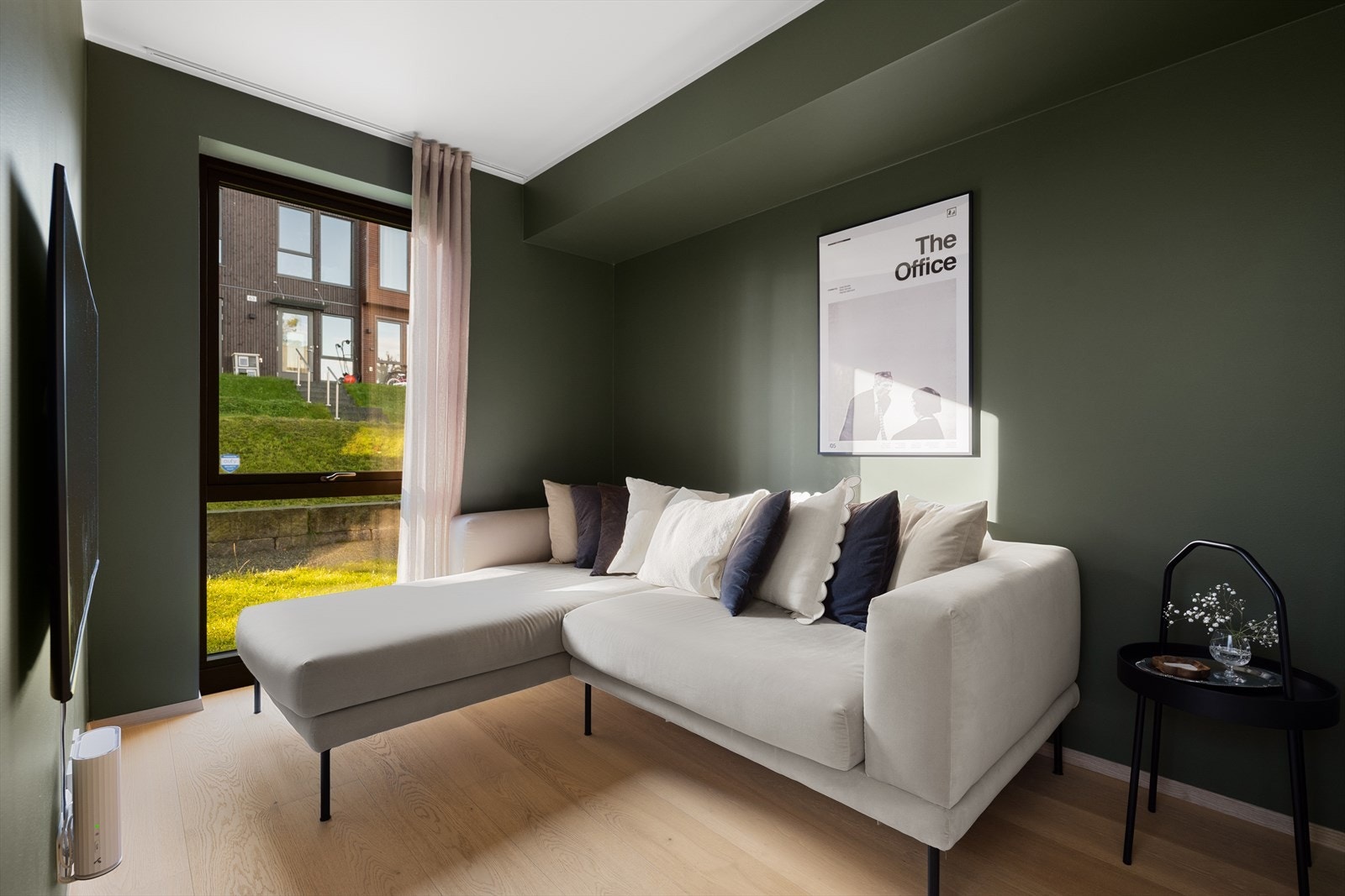 Soverommet i 1. etasje har vært benyttet som en ekstra tv-stue av nåværende eier. Galleribilde