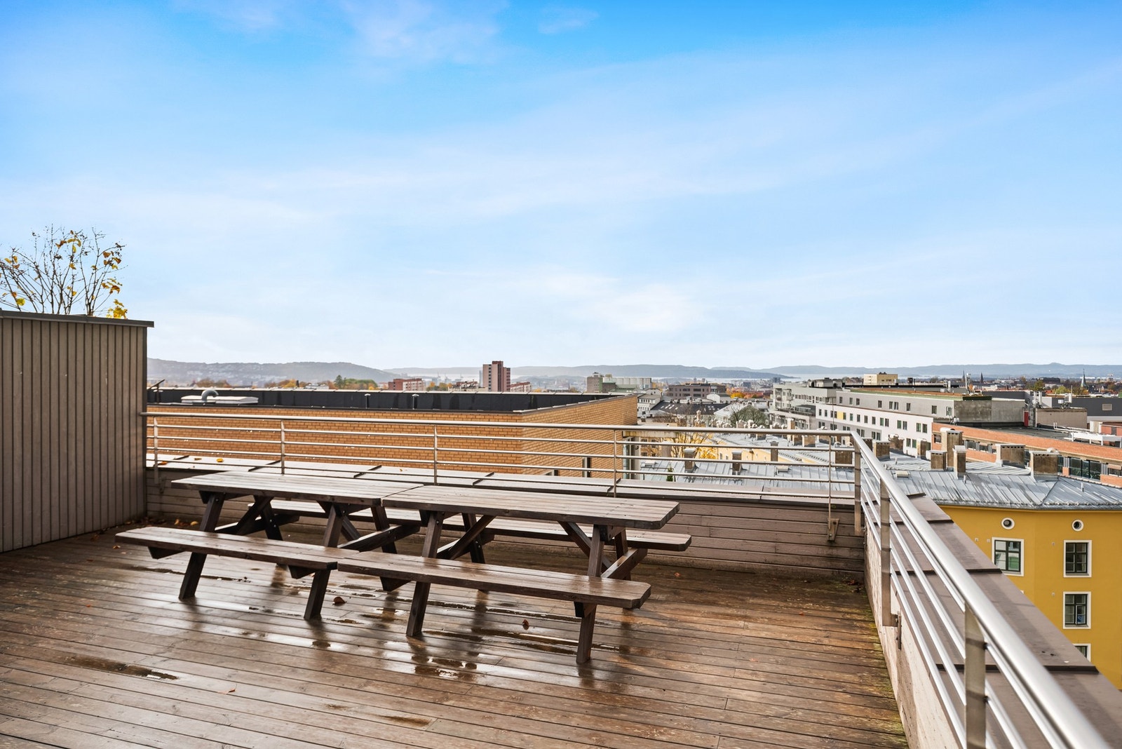 Felles takterrasse med optimale solforhold og flott utsikt. Galleribilde