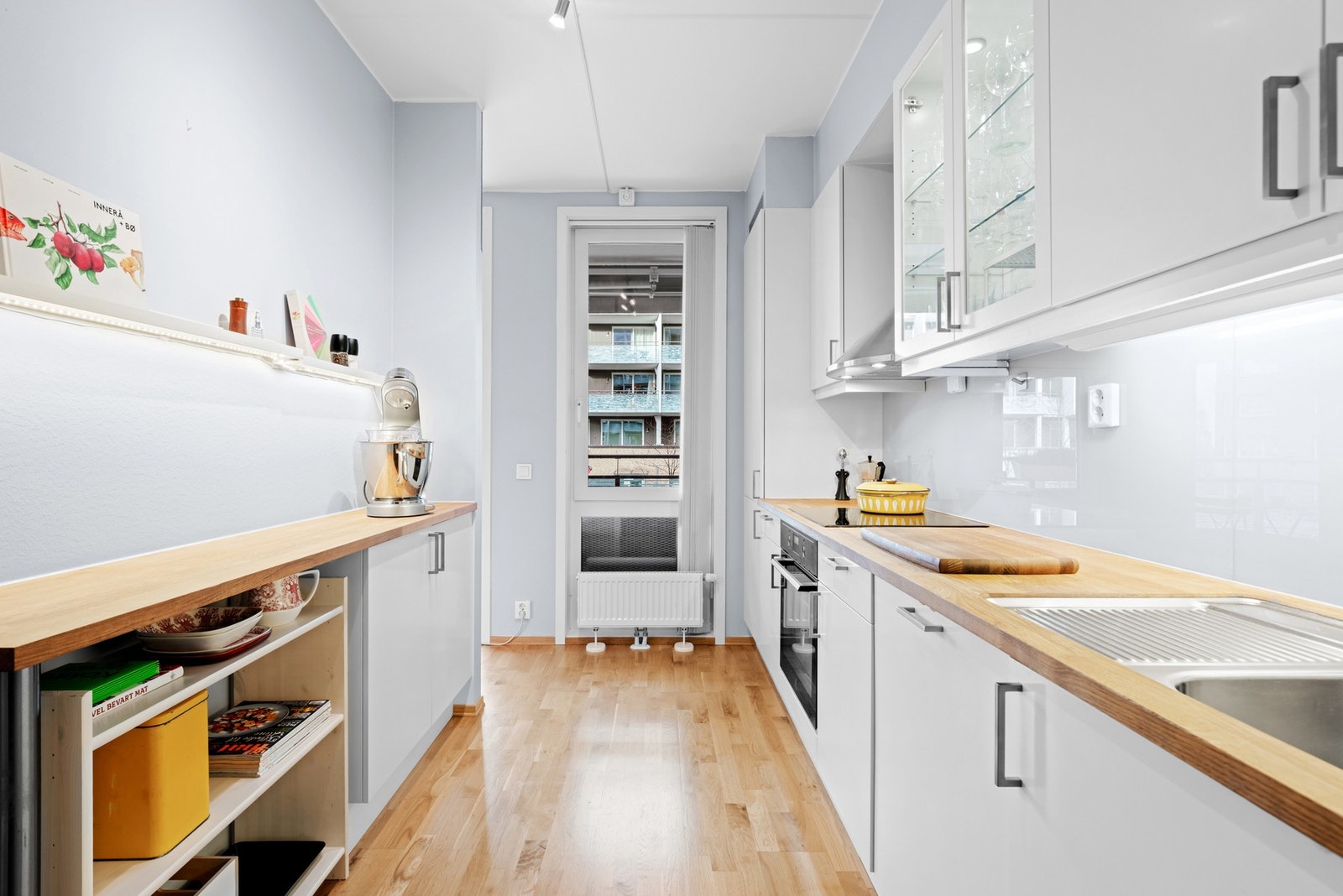 Hvitevarer medfølger. Ny Electrolux stekeovn fra 2025. Galleribilde