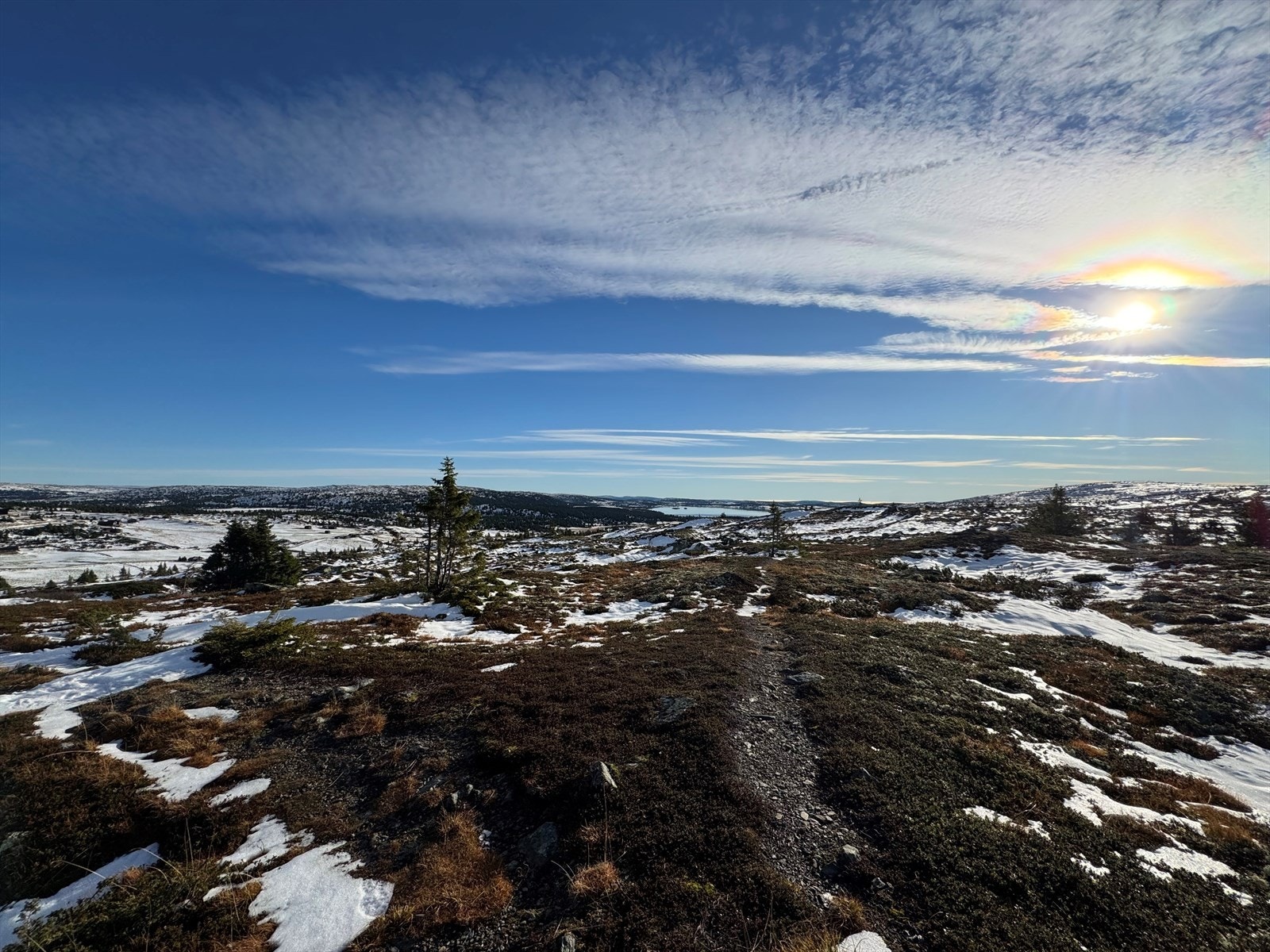 Fantastisk utsikt fra nærområdet på Ilsetra - vidt panorama over fjellene og Gudbrandsdalen. Et sted for ro og naturopplevelser. Galleribilde