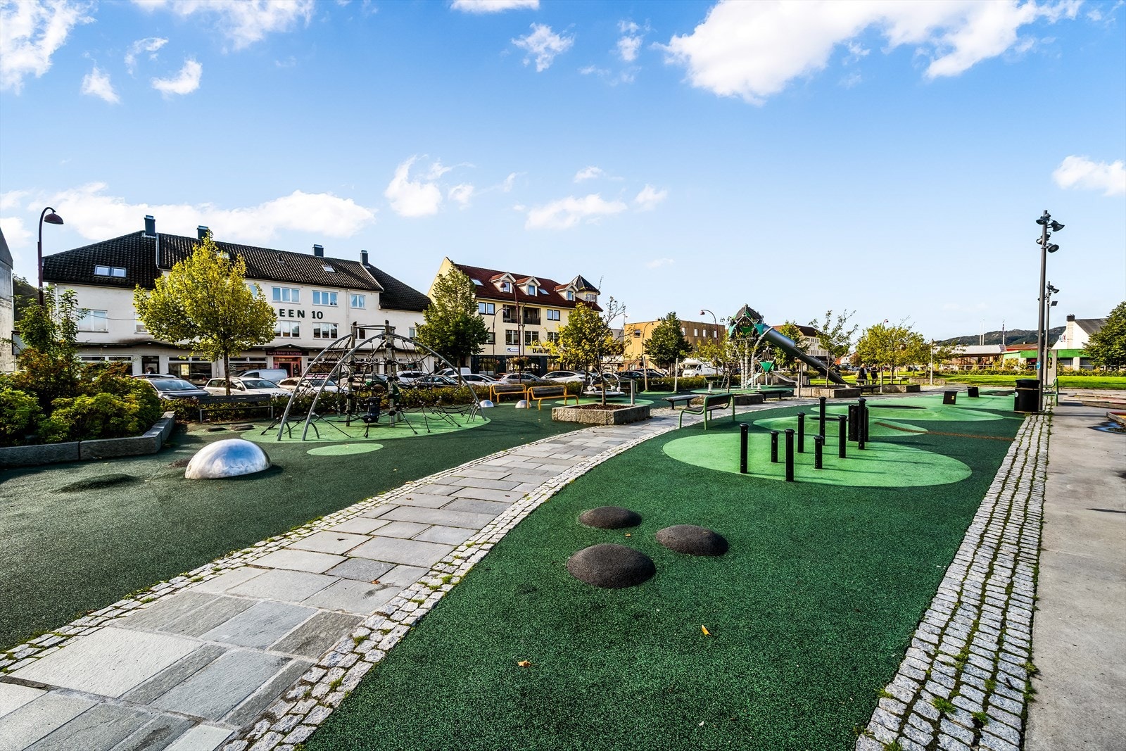 Den populære byparken ligger rett ved. Galleribilde