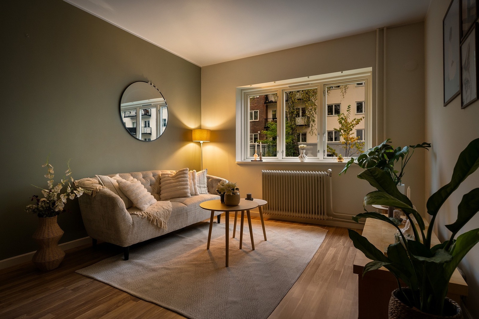 Kveldsstemning i stuen. Galleribilde