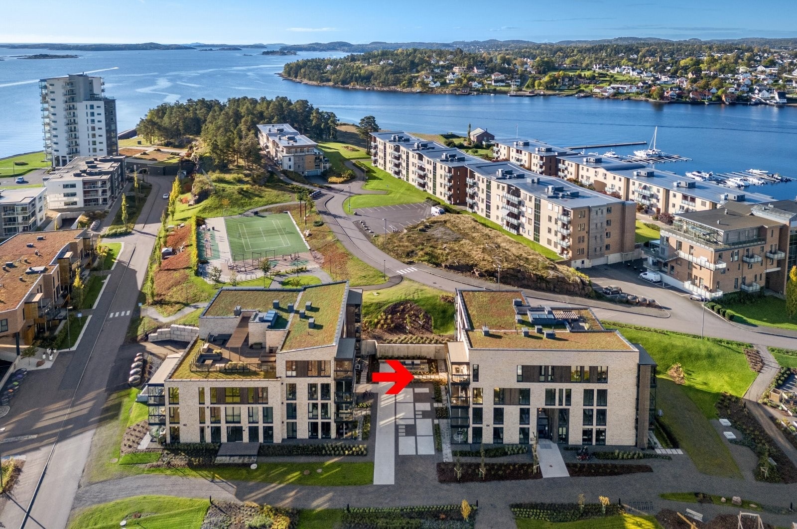 Bo sjønært på attraktive Jarlsø Galleribilde